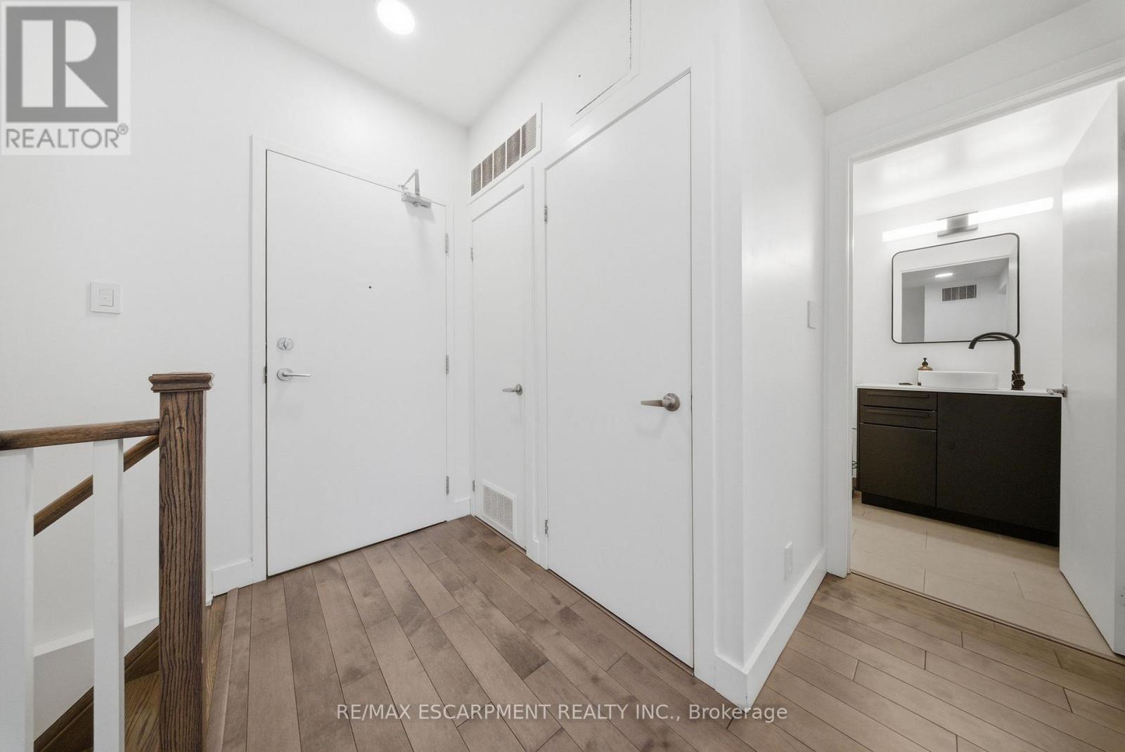 Th1 - 127 Queen Street E, Toronto, Ontario M5C 1S3 - Photo 21 - C13481694