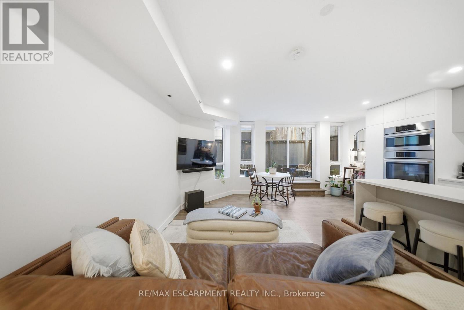 Th1 - 127 Queen Street E, Toronto, Ontario M5C 1S3 - Photo 5 - C13481694