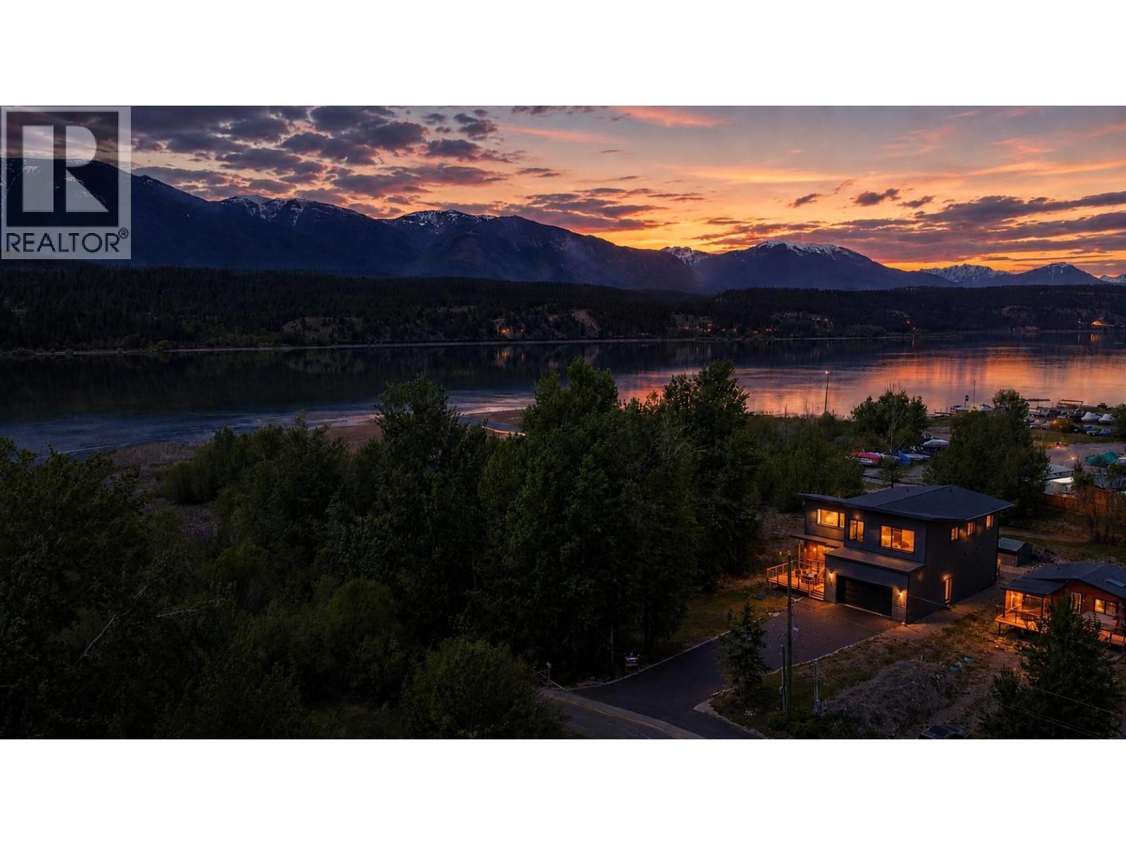 4615 Rowan Street, Windermere, British Columbia  V0B 2L2 - Photo 1 - 10388945