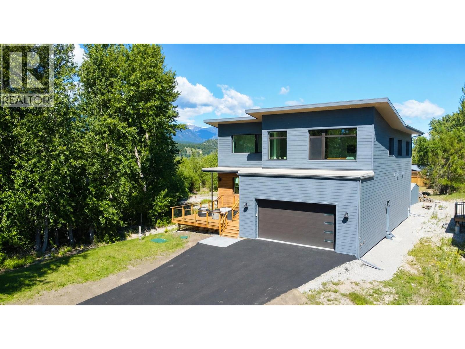4615 Rowan Street, Windermere, British Columbia  V0B 2L2 - Photo 6 - 10388945