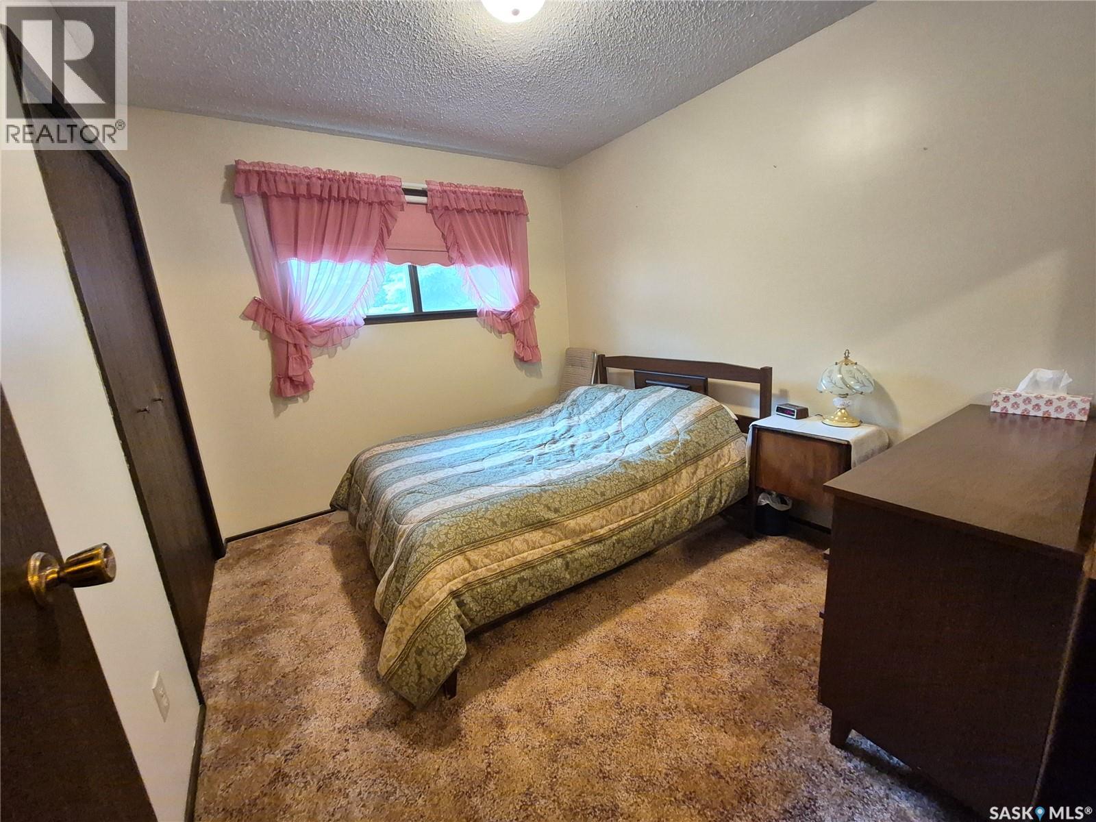 566 Dieppe Drive, Weyburn, Saskatchewan  S4H 2Y2 - Photo 18 - SK040358