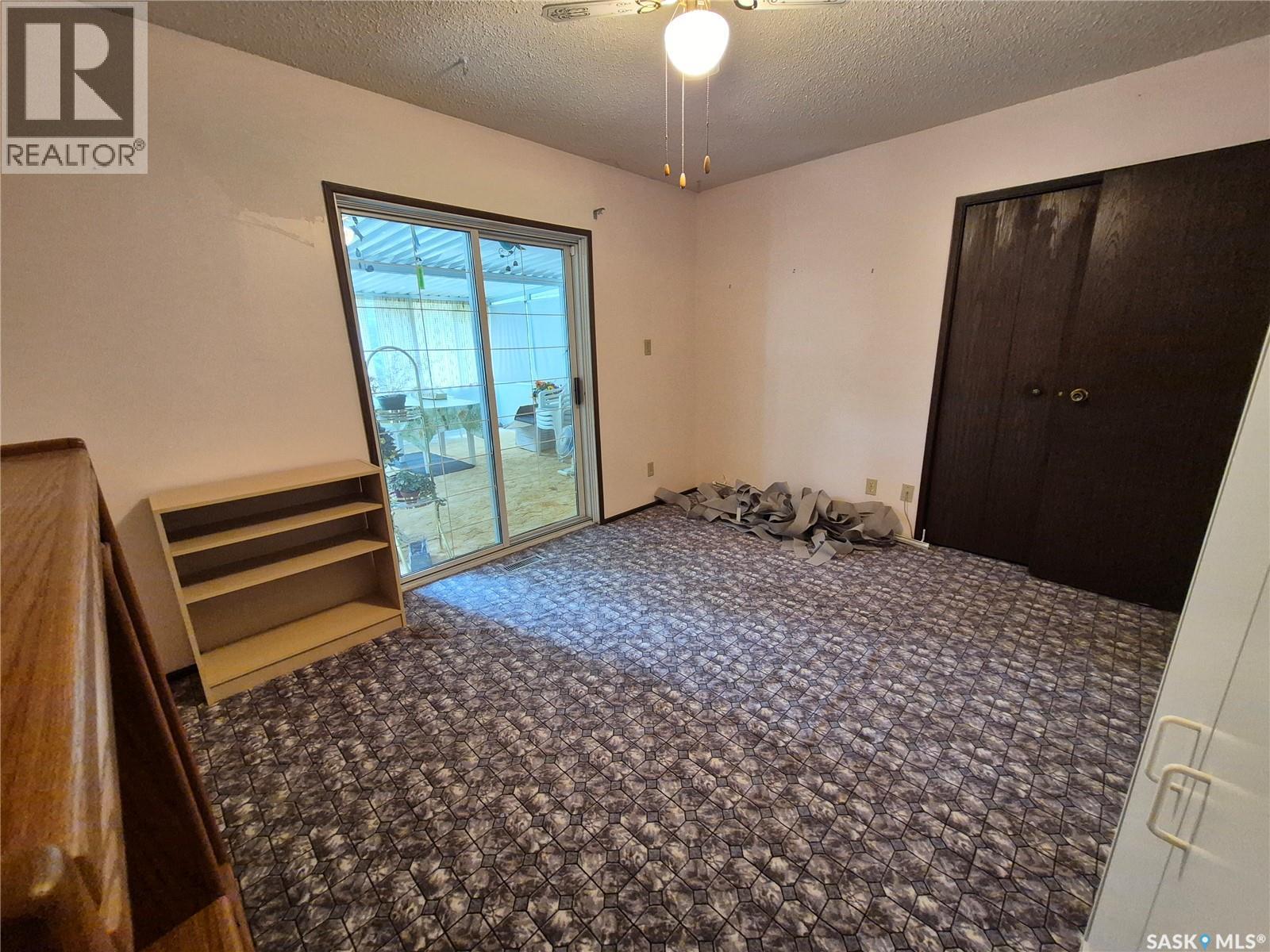 566 Dieppe Drive, Weyburn, Saskatchewan  S4H 2Y2 - Photo 23 - SK040358