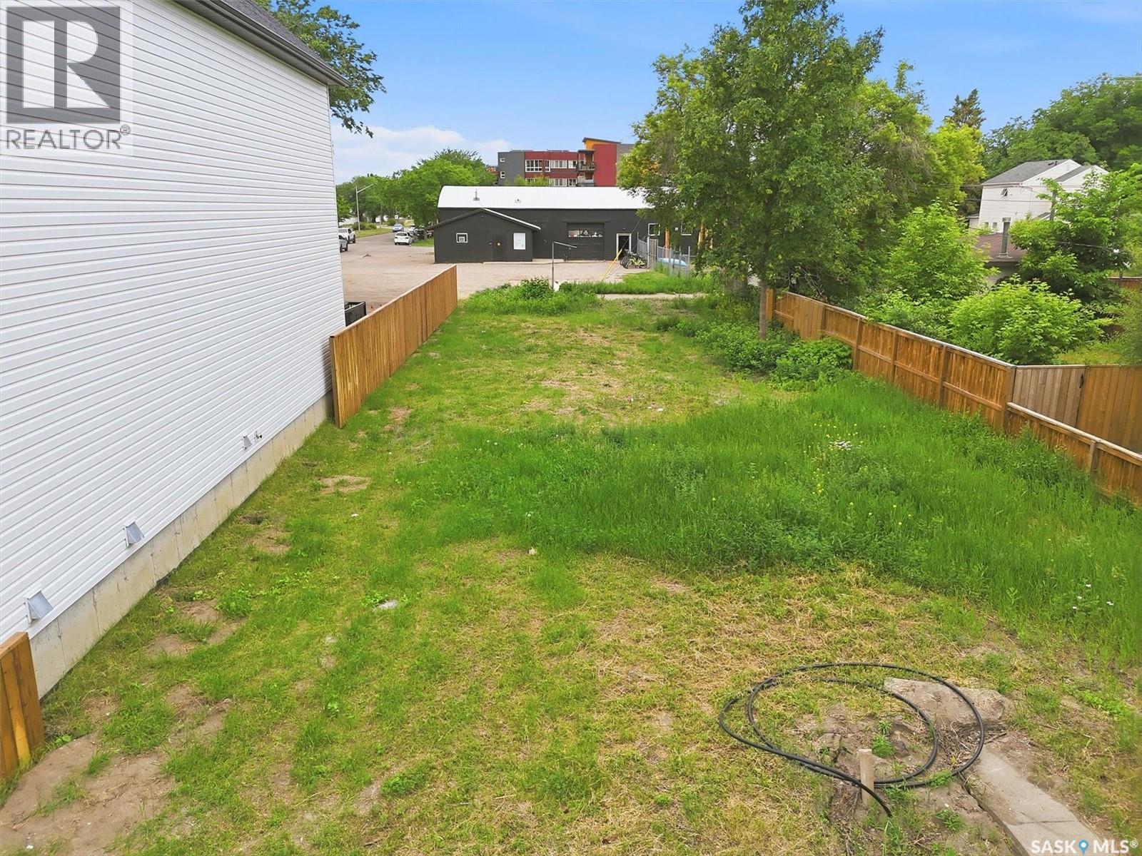 537 H Avenue S, Saskatoon, Saskatchewan  S7M 1W7 - Photo 4 - SK040357