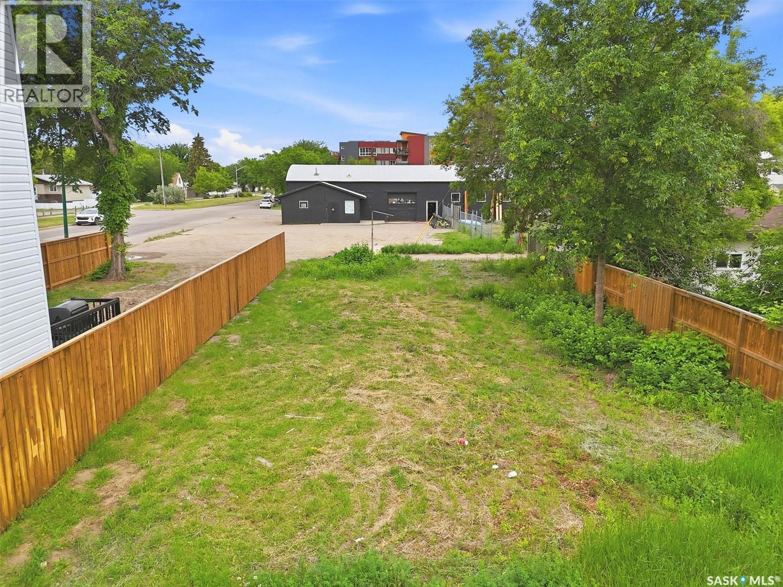537 H Avenue S, Saskatoon, Saskatchewan  S7M 1W7 - Photo 5 - SK040357