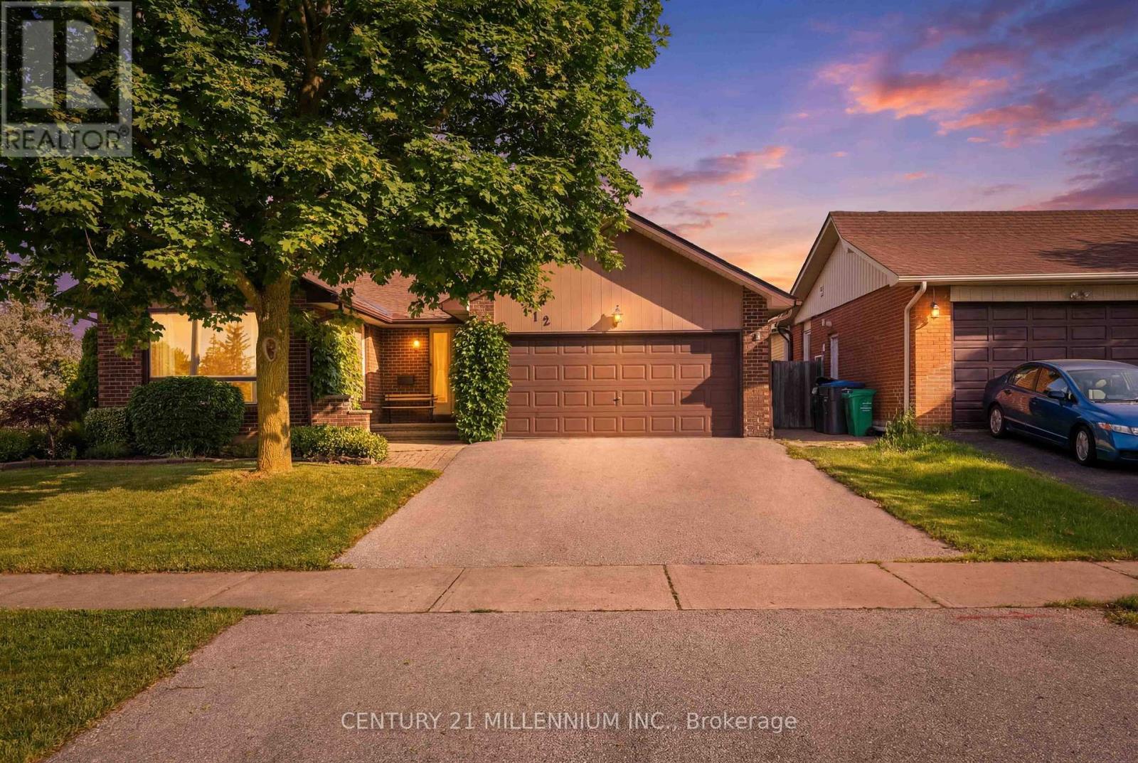112 BLACKTHORN LANE, Brampton, Ontario