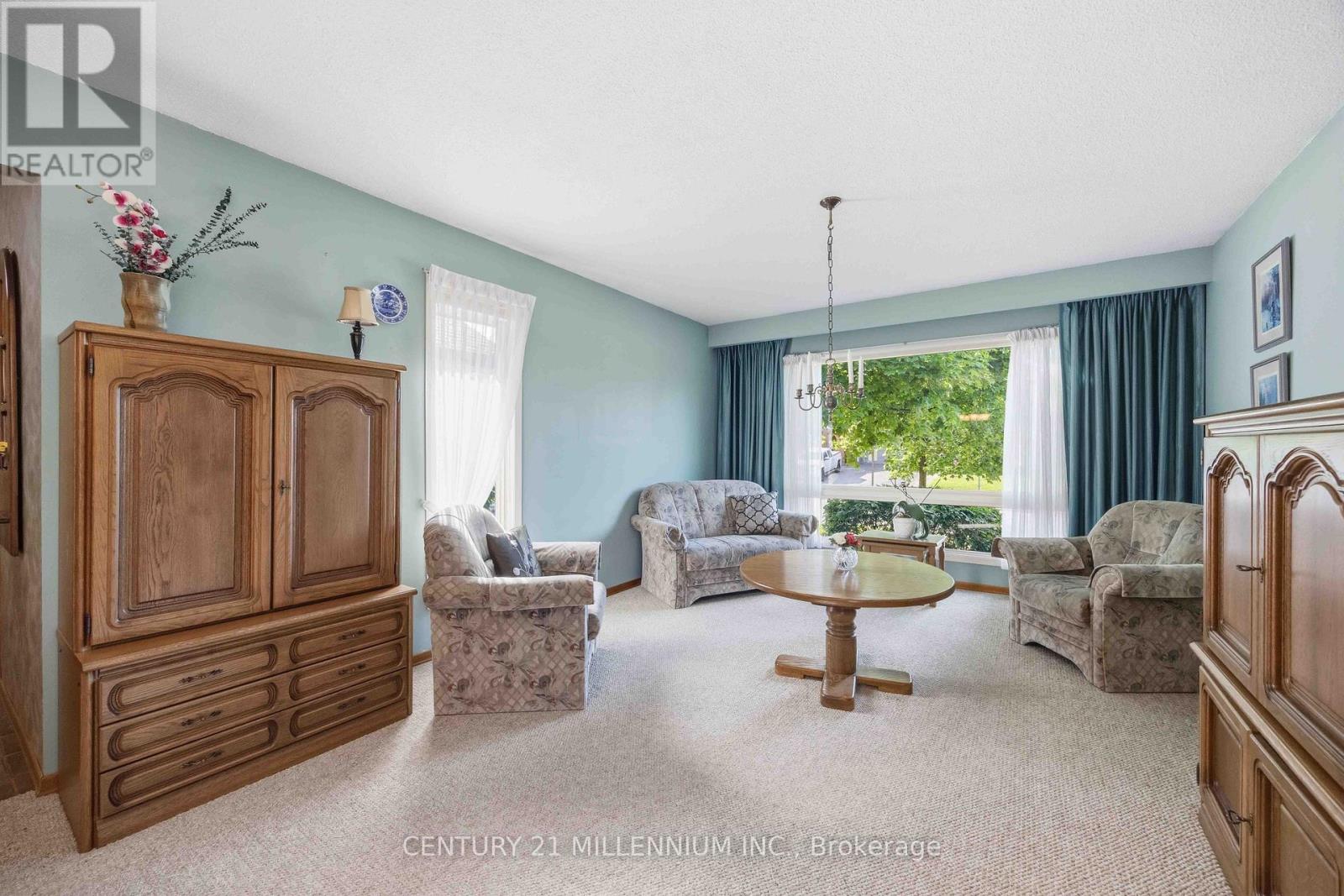 112 Blackthorn Lane, Brampton, Ontario  L6V 3K8 - Photo 6 - W13481698