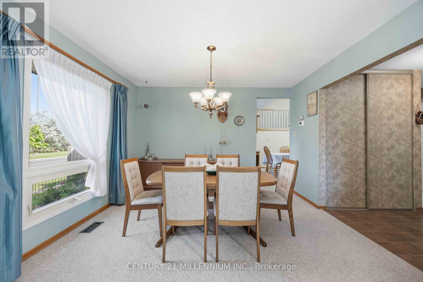 112 Blackthorn Lane, Brampton, Ontario  L6V 3K8 - Photo 8 - W13481698