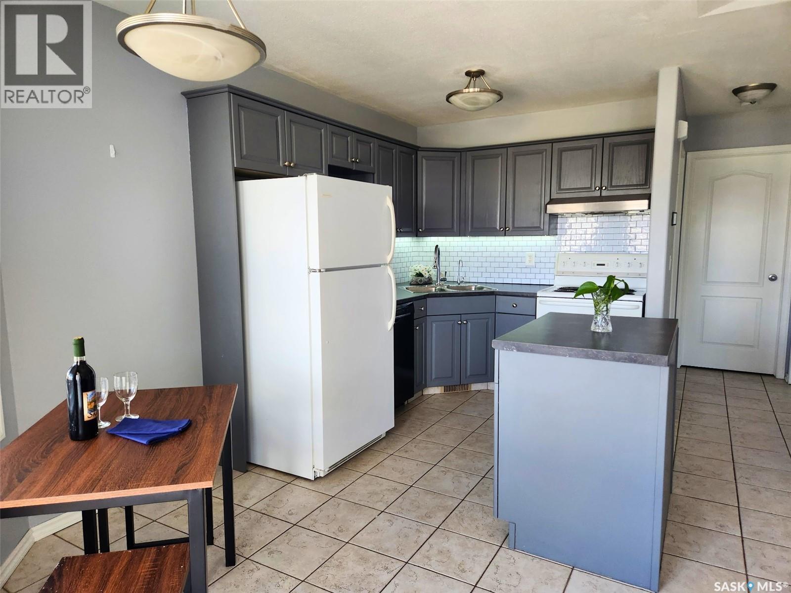 4044 Buckingham Drive E, Regina, Saskatchewan  S4V 3A9 - Photo 5 - SK034631
