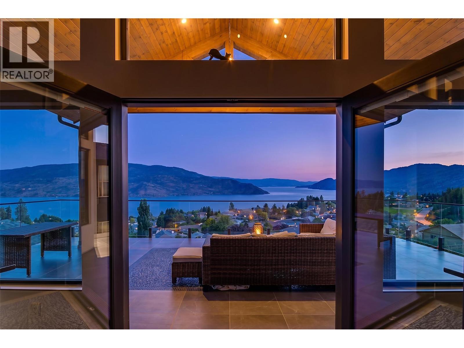 6121 Seymoure Lane, Peachland, British Columbia