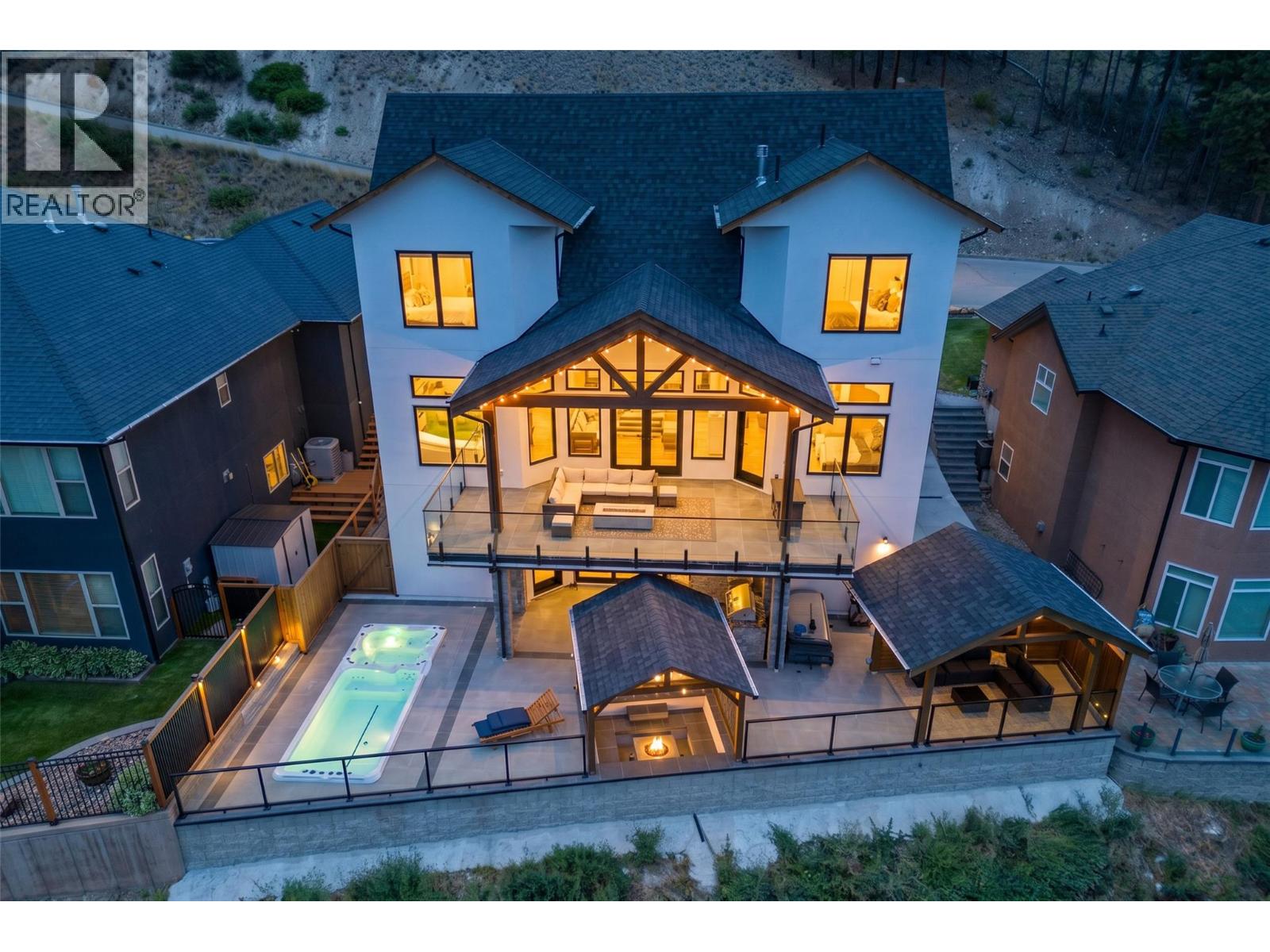 6121 Seymoure Lane, Peachland, British Columbia  V0H 1X4 - Photo 2 - 10391090