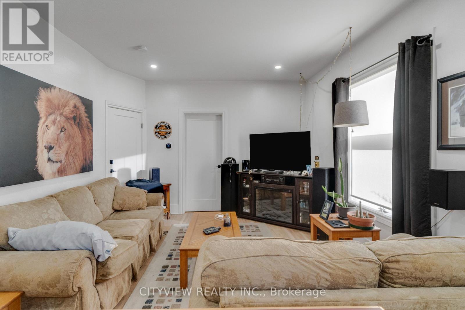 382 Beach Road, Hamilton, Ontario  L8H 3K5 - Photo 9 - X13481702
