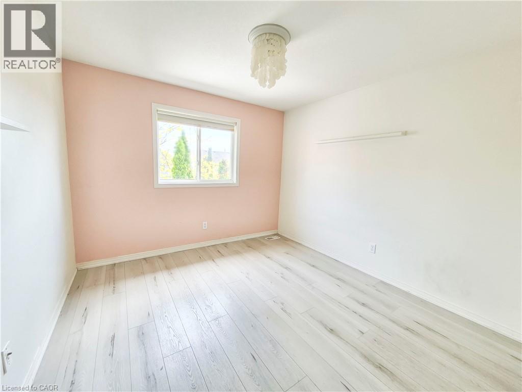 147 Dubrick Crescent Unit# 1, Kitchener, Ontario  N2E 4G3 - Photo 18 - 40842059