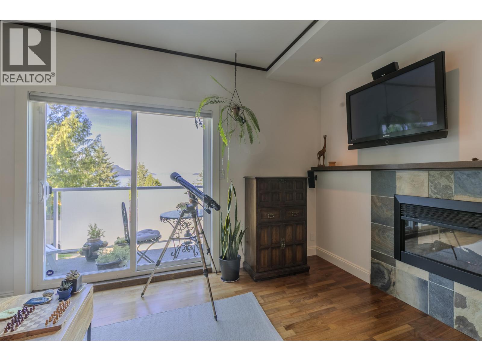 5 350 Centre Road, Lions Bay, British Columbia  V0N 2E0 - Photo 2 - R3139228
