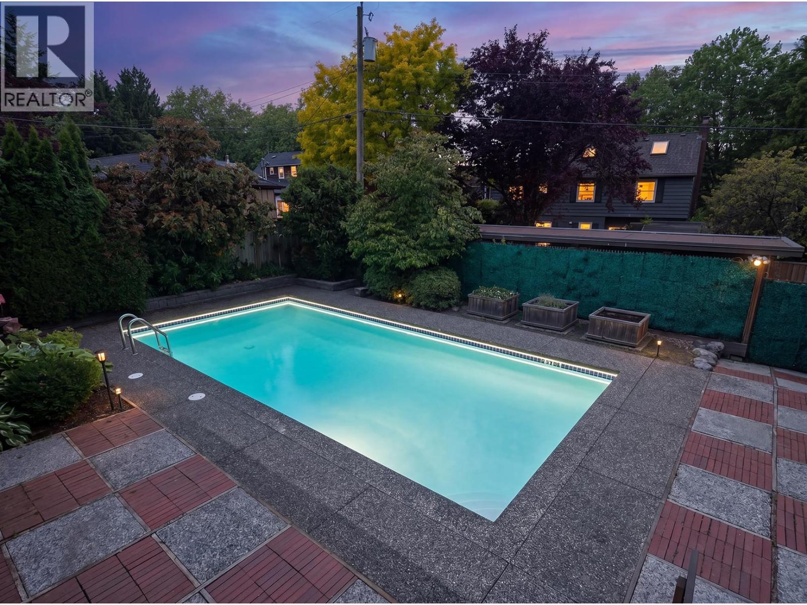 3877 W Broadway, Vancouver, British Columbia V6R 2C2 - Photo 2 - R3139239