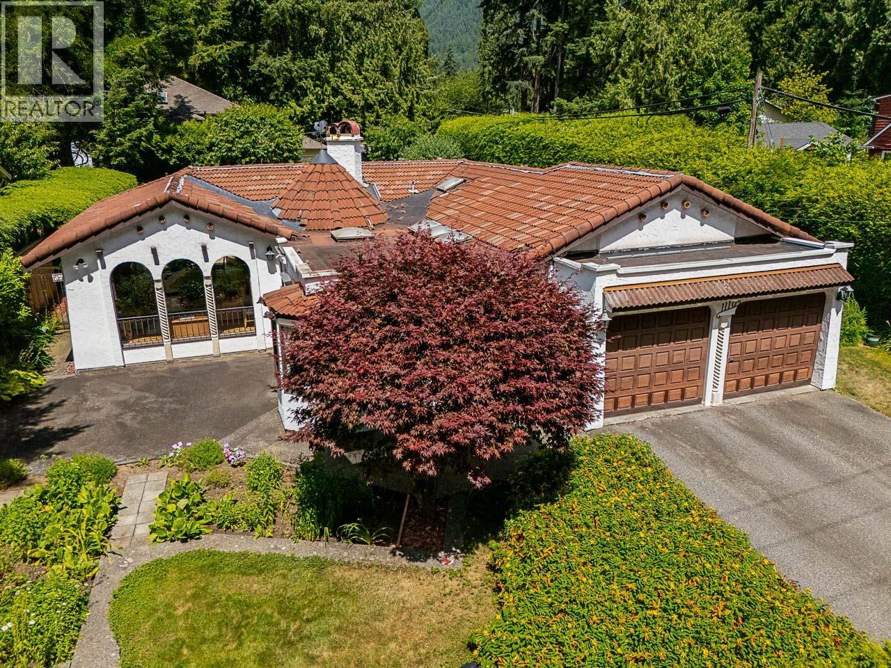 1110 HANDSWORTH ROAD, North Vancouver, British Columbia