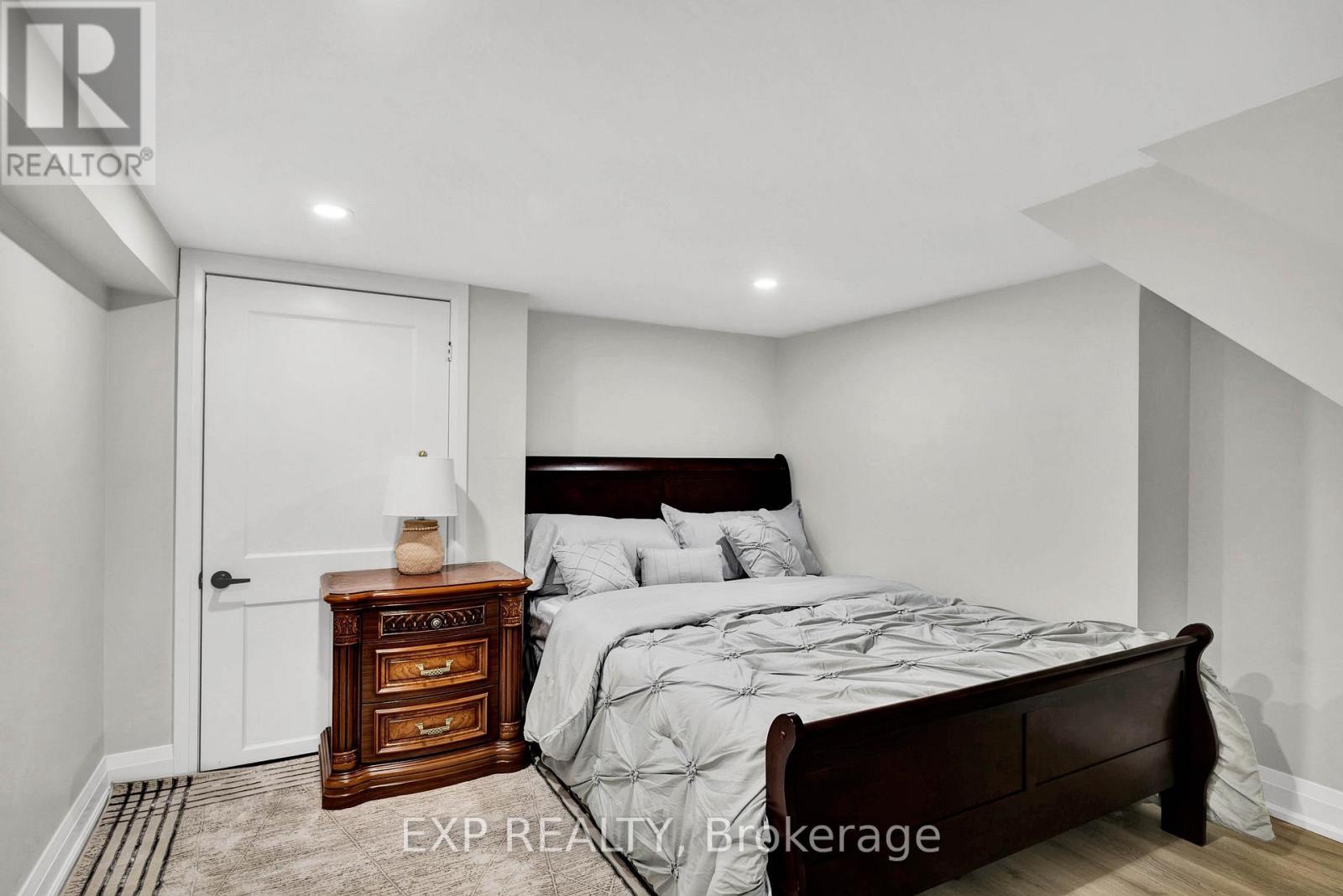 Unit B - 448 Dougall Avenue, Caledon, Ontario  L7C 4A6 - Photo 13 - W13481722