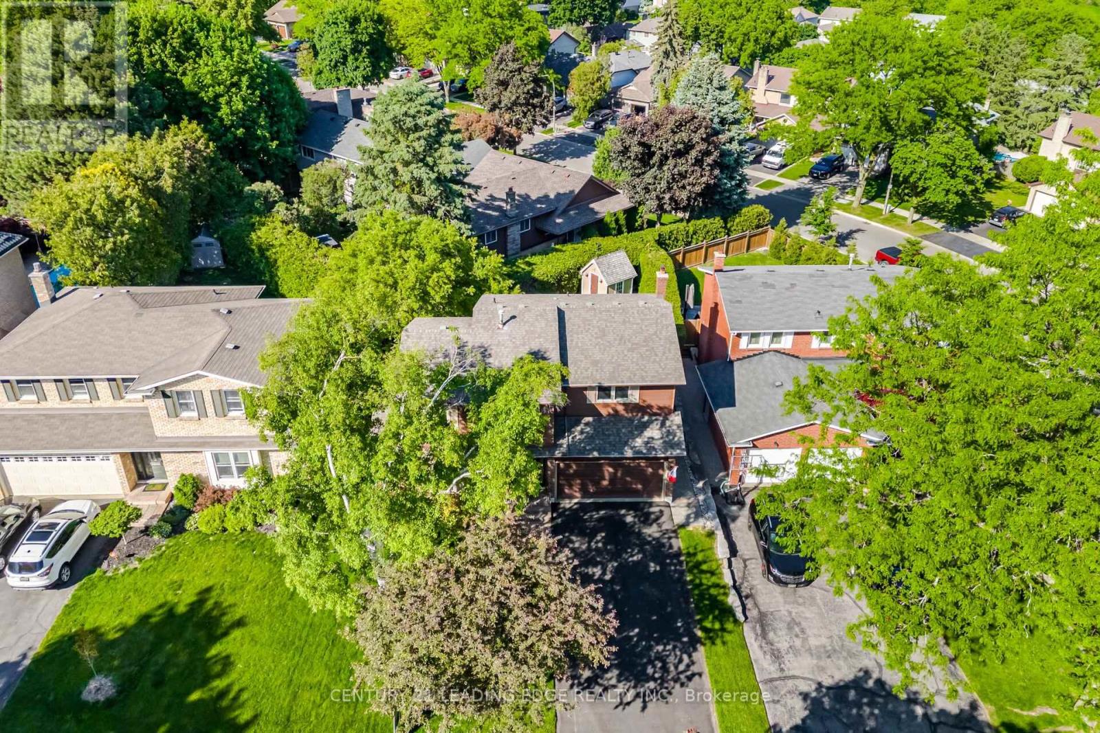 2203 Previn Court, Burlington, Ontario  L7P 4J3 - Photo 8 - W13481730