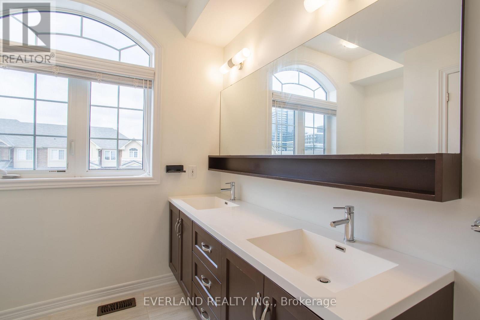 372 Threshing Mill Boulevard, Oakville, Ontario  L6H 0P6 - Photo 15 - W13481744