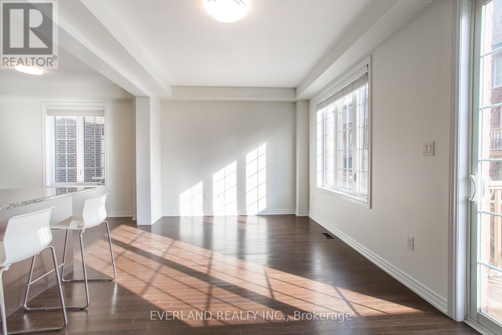 372 Threshing Mill Boulevard, Oakville, Ontario  L6H 0P6 - Photo 5 - W13481744