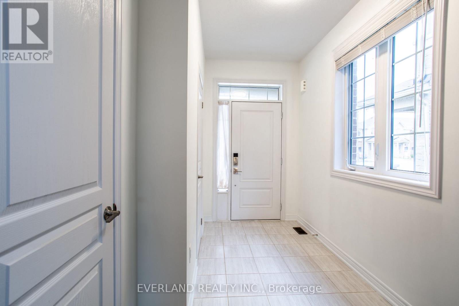 372 Threshing Mill Boulevard, Oakville, Ontario  L6H 0P6 - Photo 8 - W13481744