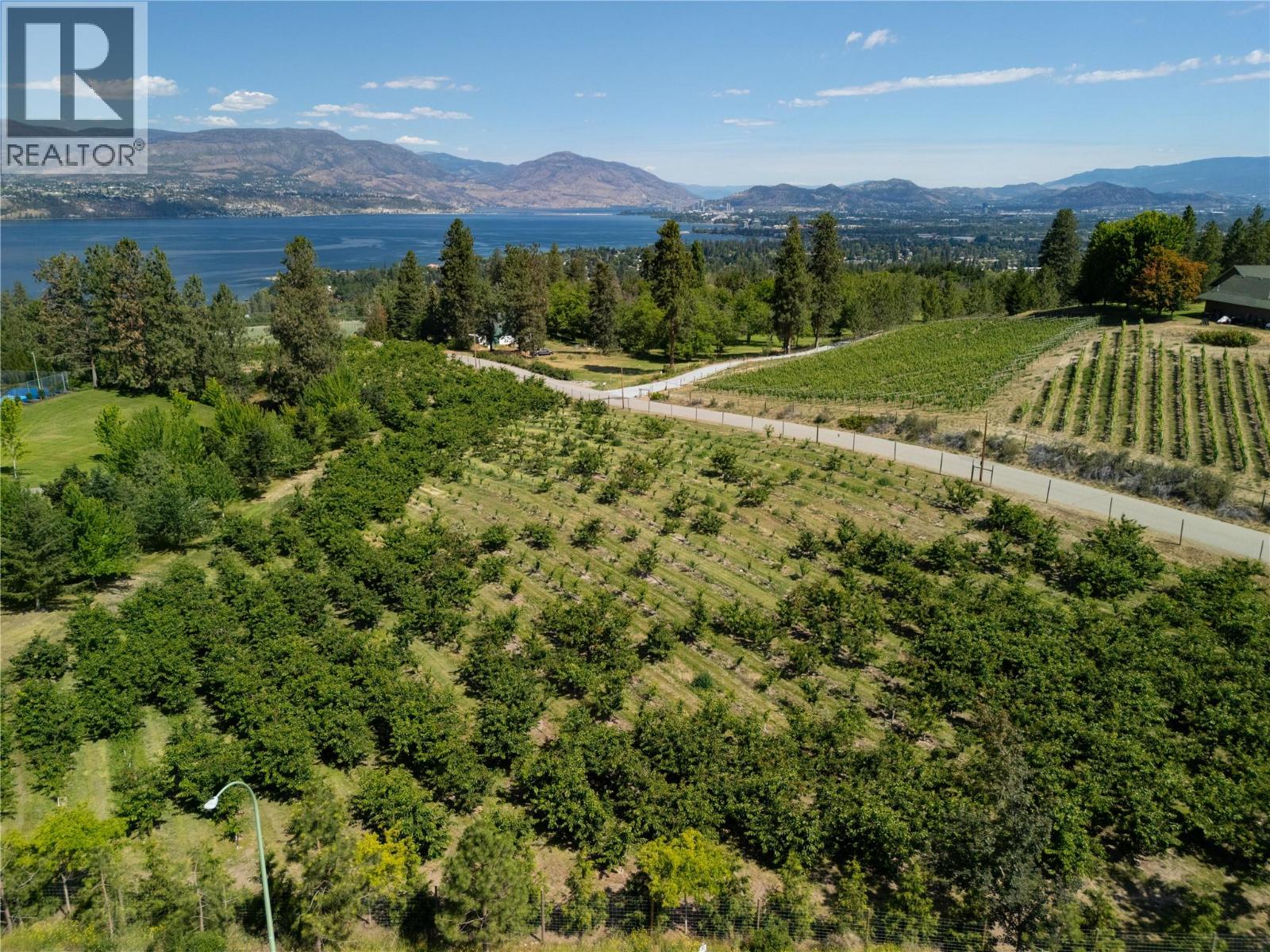 570 Gowen Place, Kelowna, British Columbia  V1W 5B4 - Photo 5 - 10392283