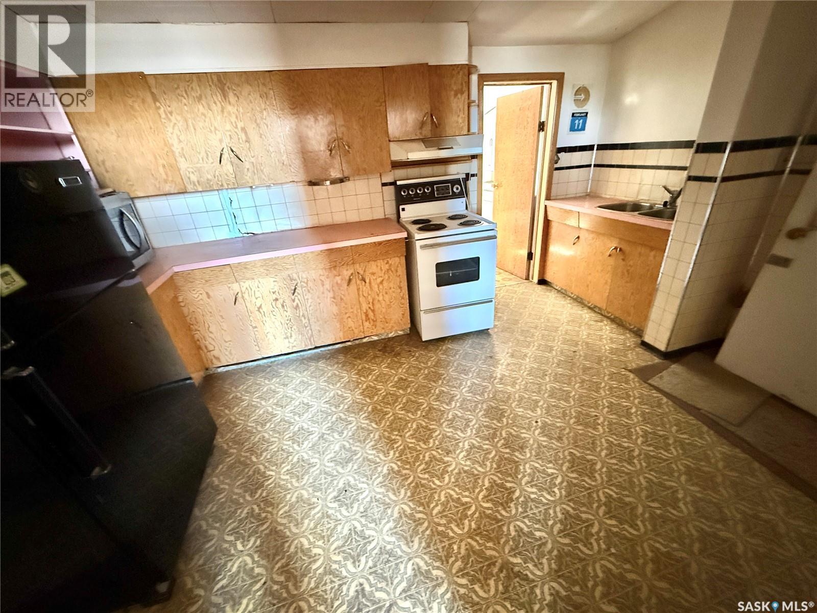 300 Railway Avenue E, North Battleford, Saskatchewan  S9A 3C8 - Photo 19 - SK040476