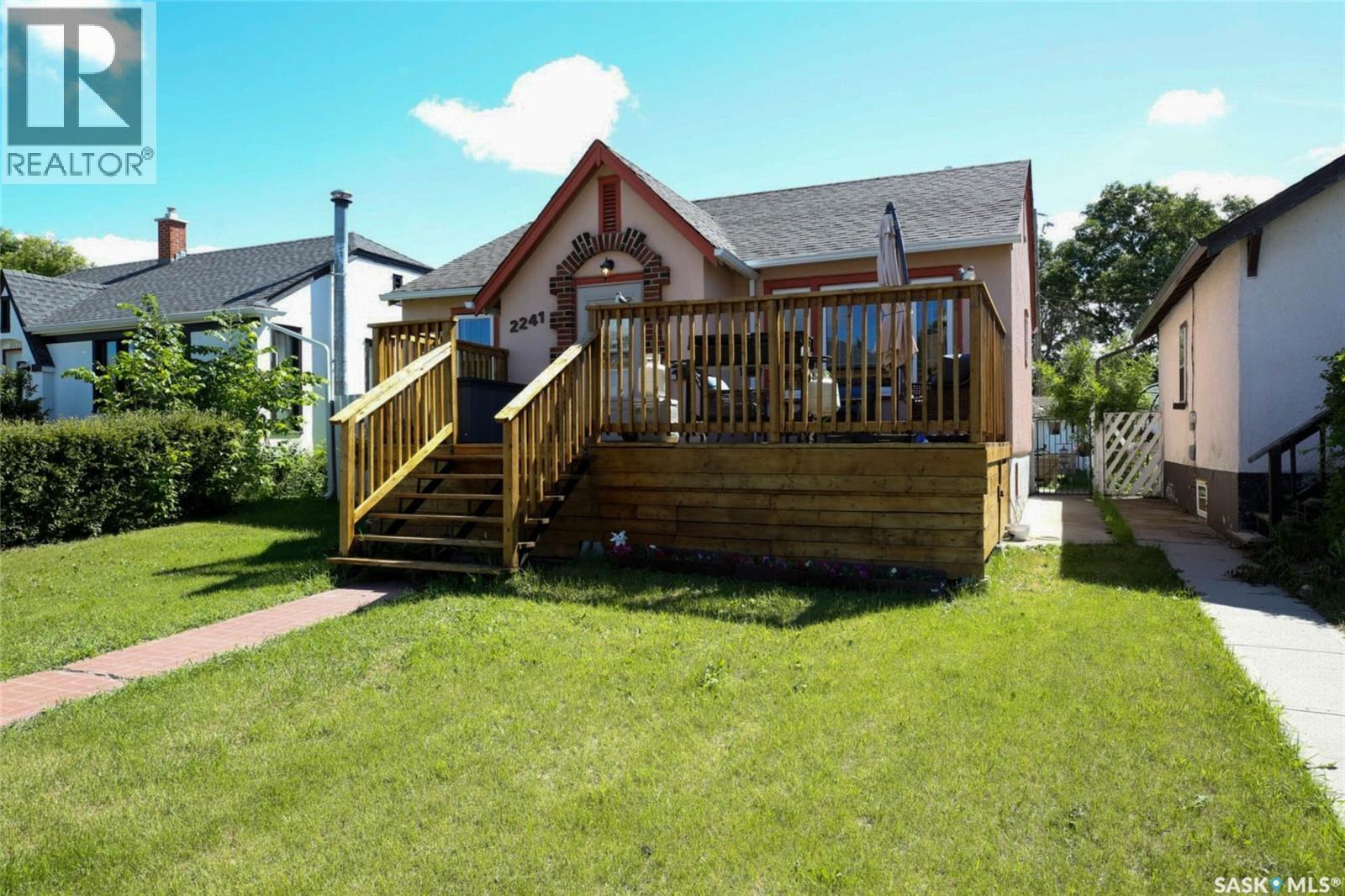 2241 Queen Street, Regina, Saskatchewan  S4T 4C6 - Photo 2 - SK040332