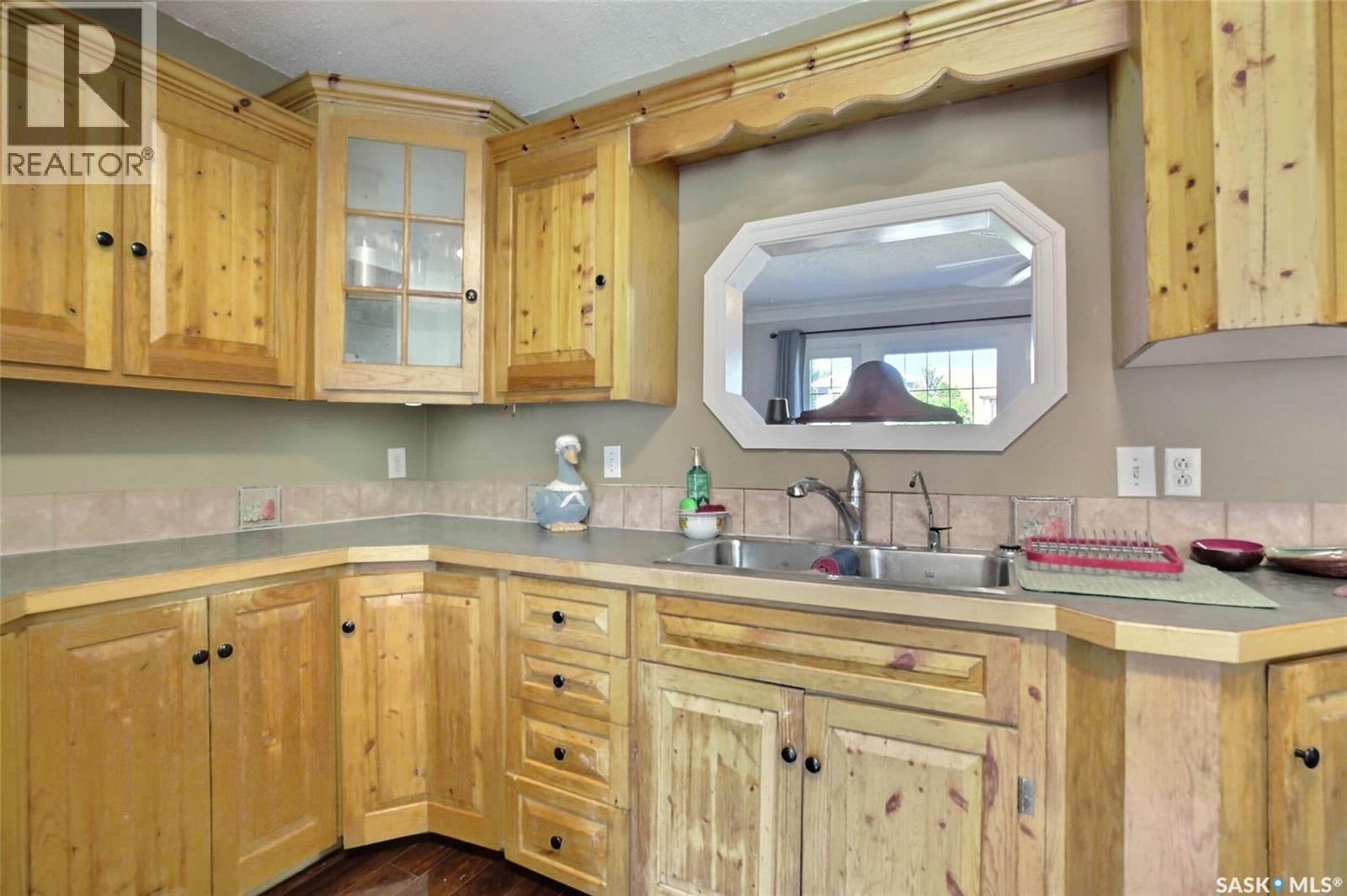 2241 Queen Street, Regina, Saskatchewan  S4T 4C6 - Photo 7 - SK040332