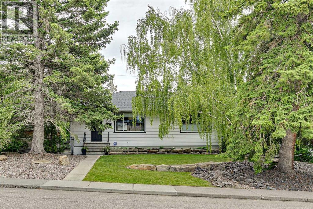 4024 Grove Hill Road SW, calgary, Alberta