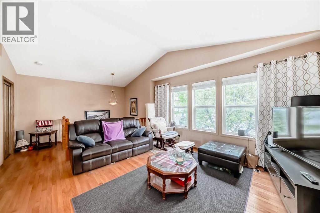 27 Covepark Drive NE, Calgary, Alberta  T3K 5T6 - Photo 7 - A2318996