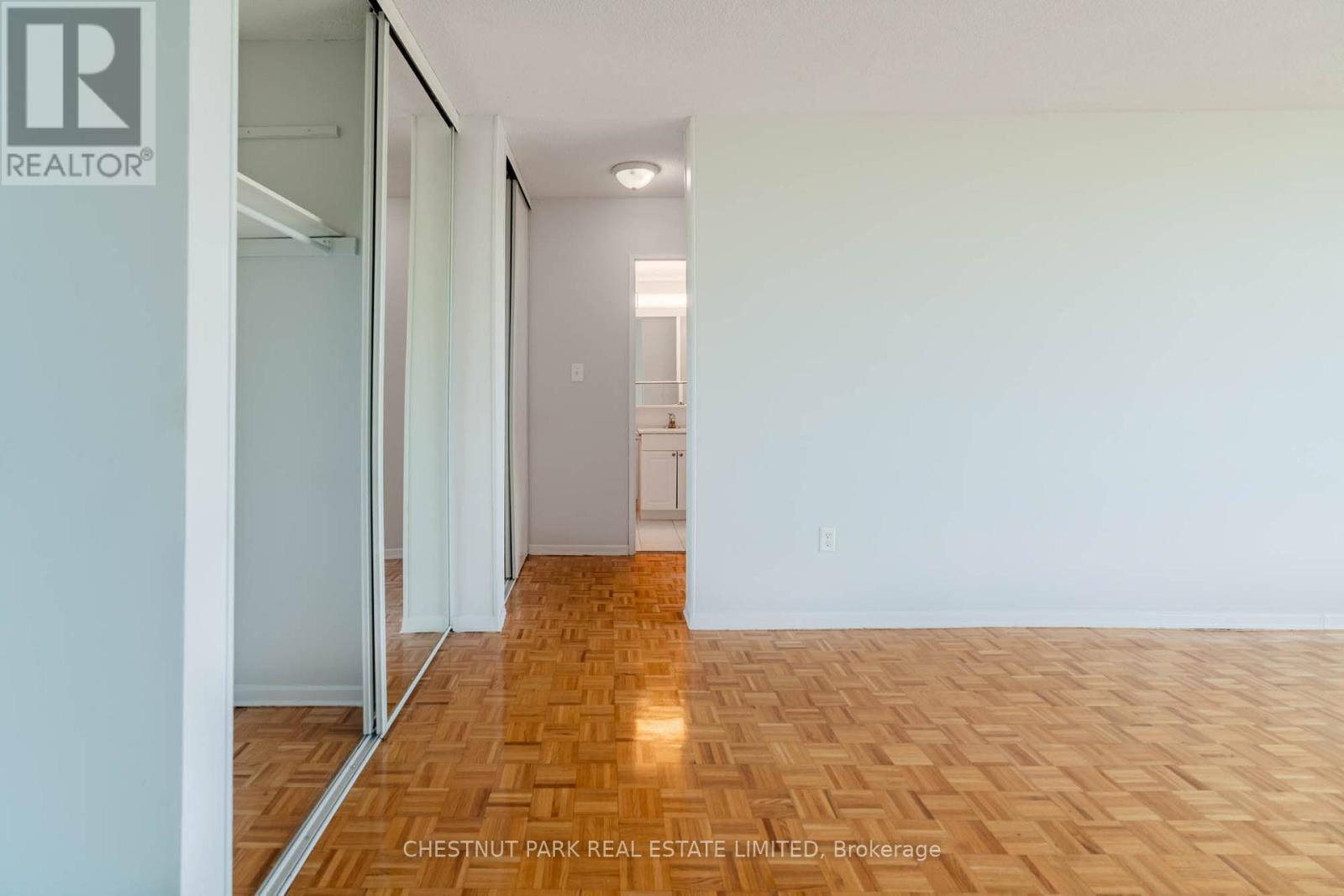 1412 - 150 Lakeshore Road W, Mississauga, Ontario  L5H 3R2 - Photo 14 - W13481784