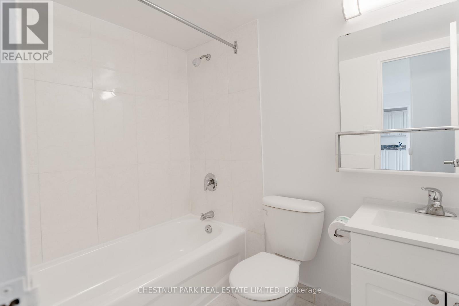 1412 - 150 Lakeshore Road W, Mississauga, Ontario  L5H 3R2 - Photo 22 - W13481784