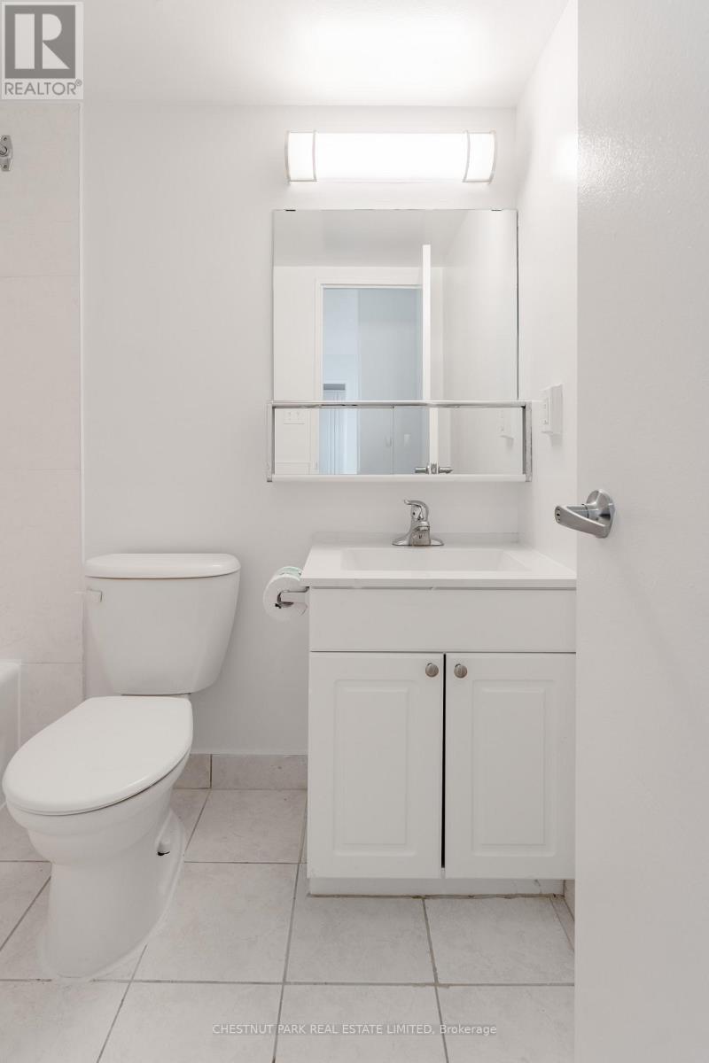 1412 - 150 Lakeshore Road W, Mississauga, Ontario  L5H 3R2 - Photo 23 - W13481784