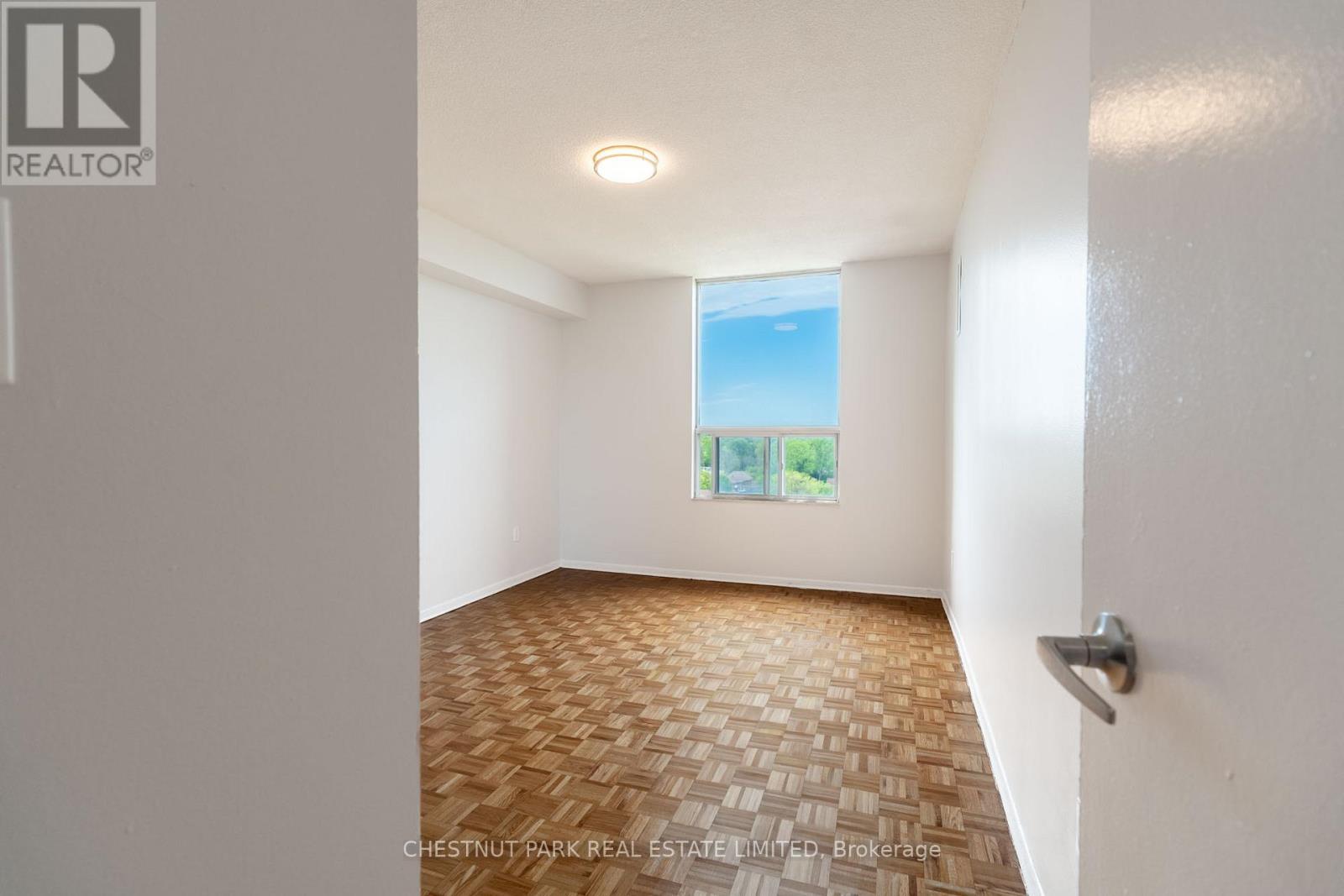 1412 - 150 Lakeshore Road W, Mississauga, Ontario  L5H 3R2 - Photo 25 - W13481784