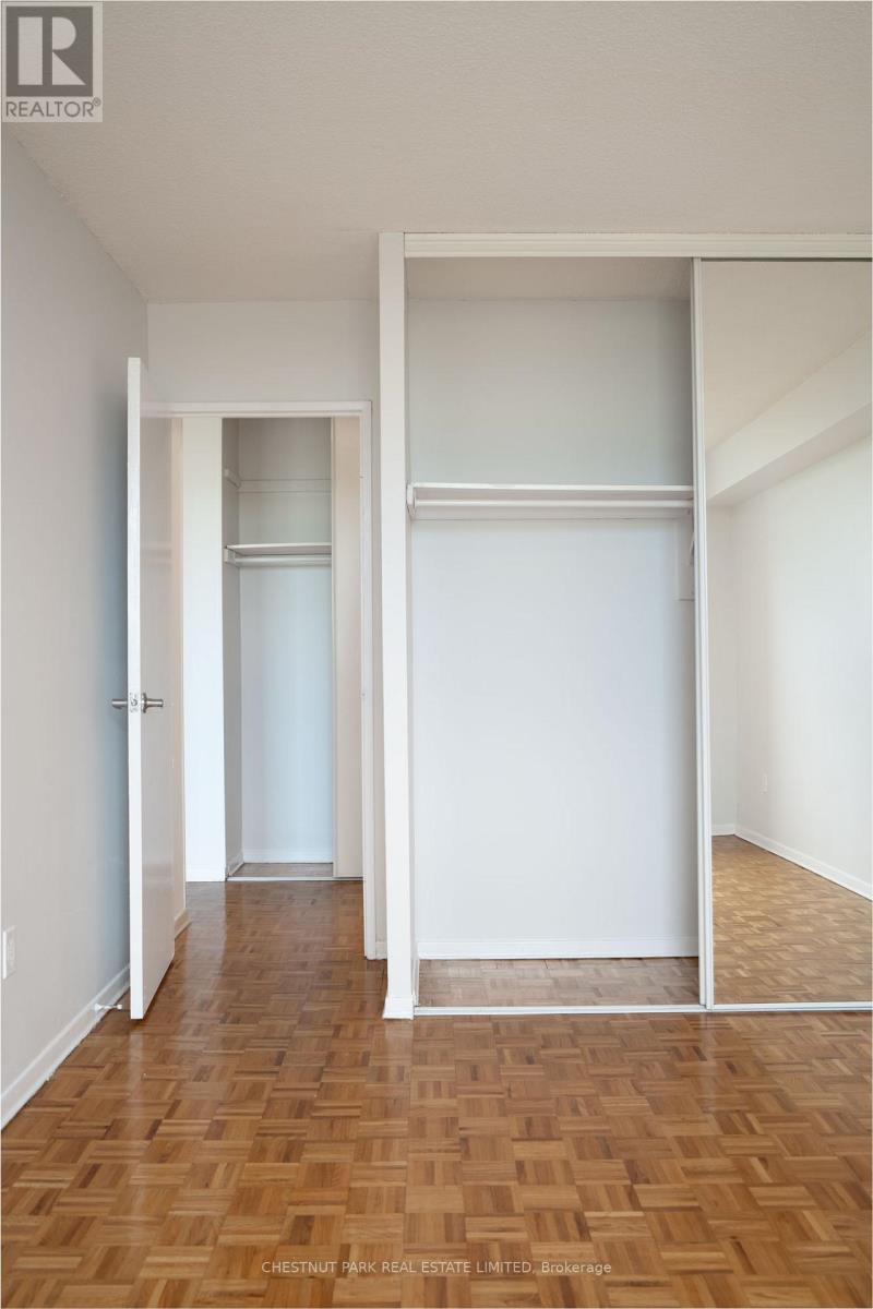 1412 - 150 Lakeshore Road W, Mississauga, Ontario  L5H 3R2 - Photo 29 - W13481784