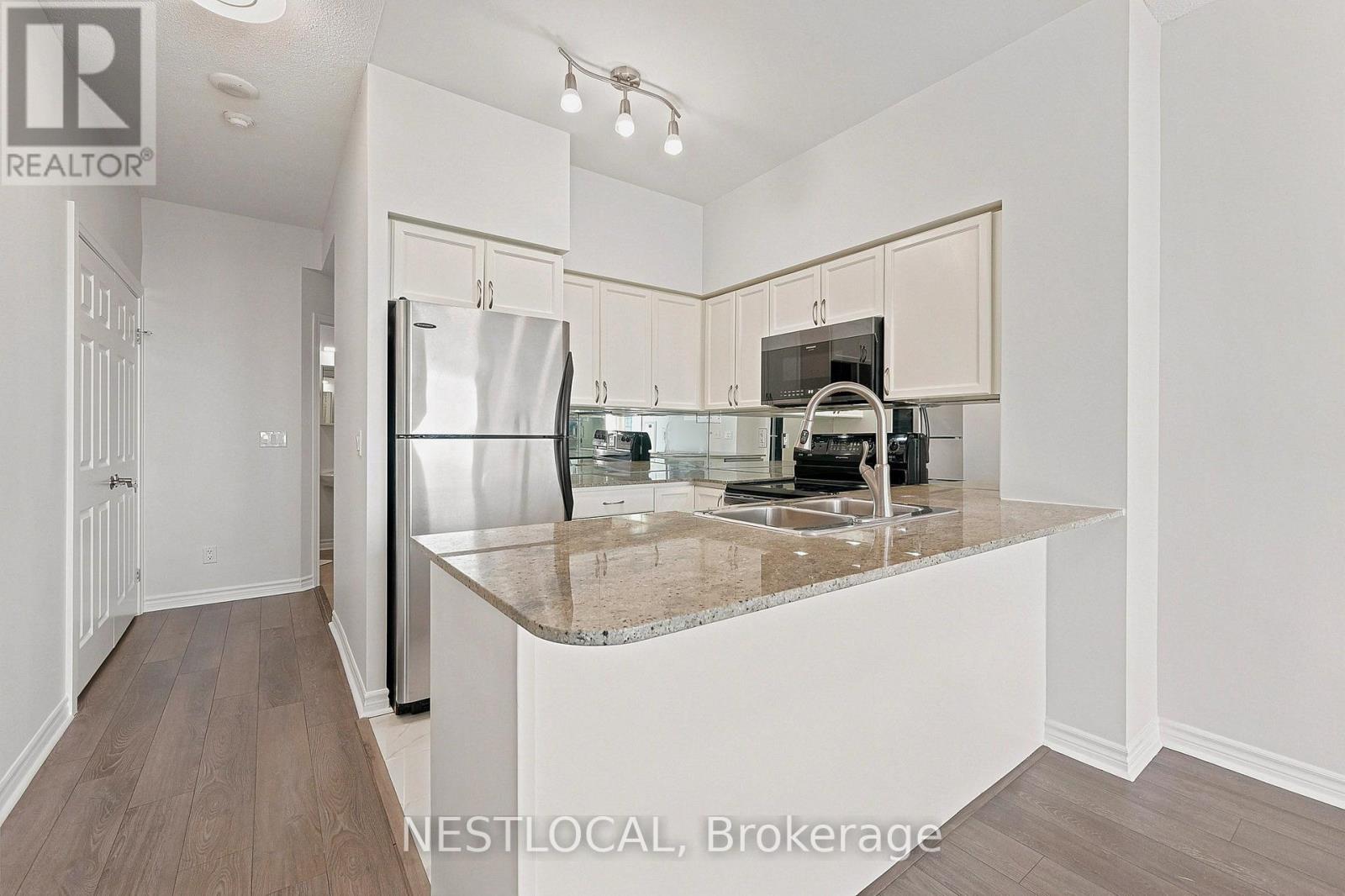 2611 - 388 Prince Of Wales Drive, Mississauga, Ontario  L5B 0A1 - Photo 3 - W13481786