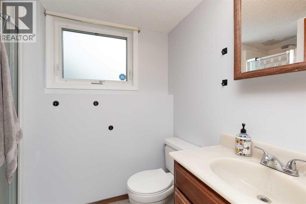 1210 24 Street N, Lethbridge, Alberta  T1H 3V5 - Photo 16 - A2323480