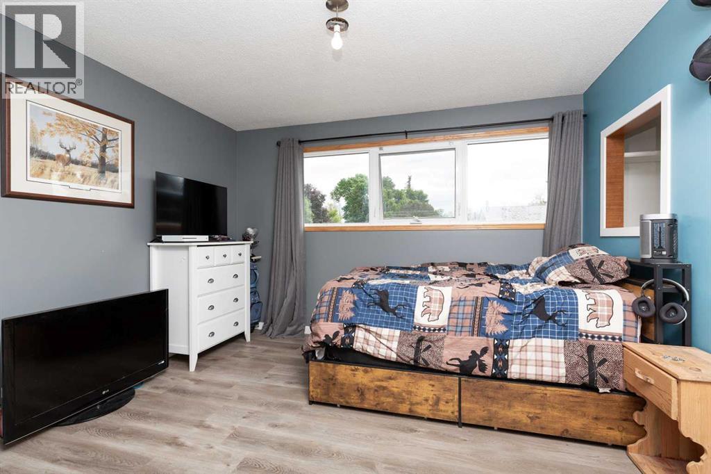 1210 24 Street N, Lethbridge, Alberta  T1H 3V5 - Photo 10 - A2323480