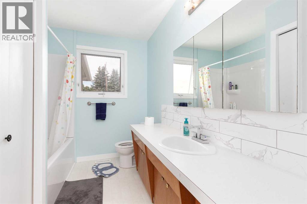 1210 24 Street N, Lethbridge, Alberta  T1H 3V5 - Photo 12 - A2323480