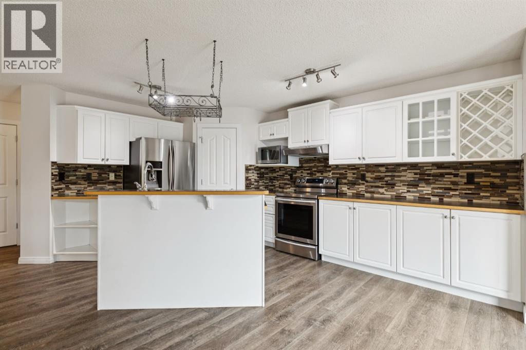 26 Spring Mews SW, Calgary, Alberta  T3H 3V1 - Photo 11 - A2323200