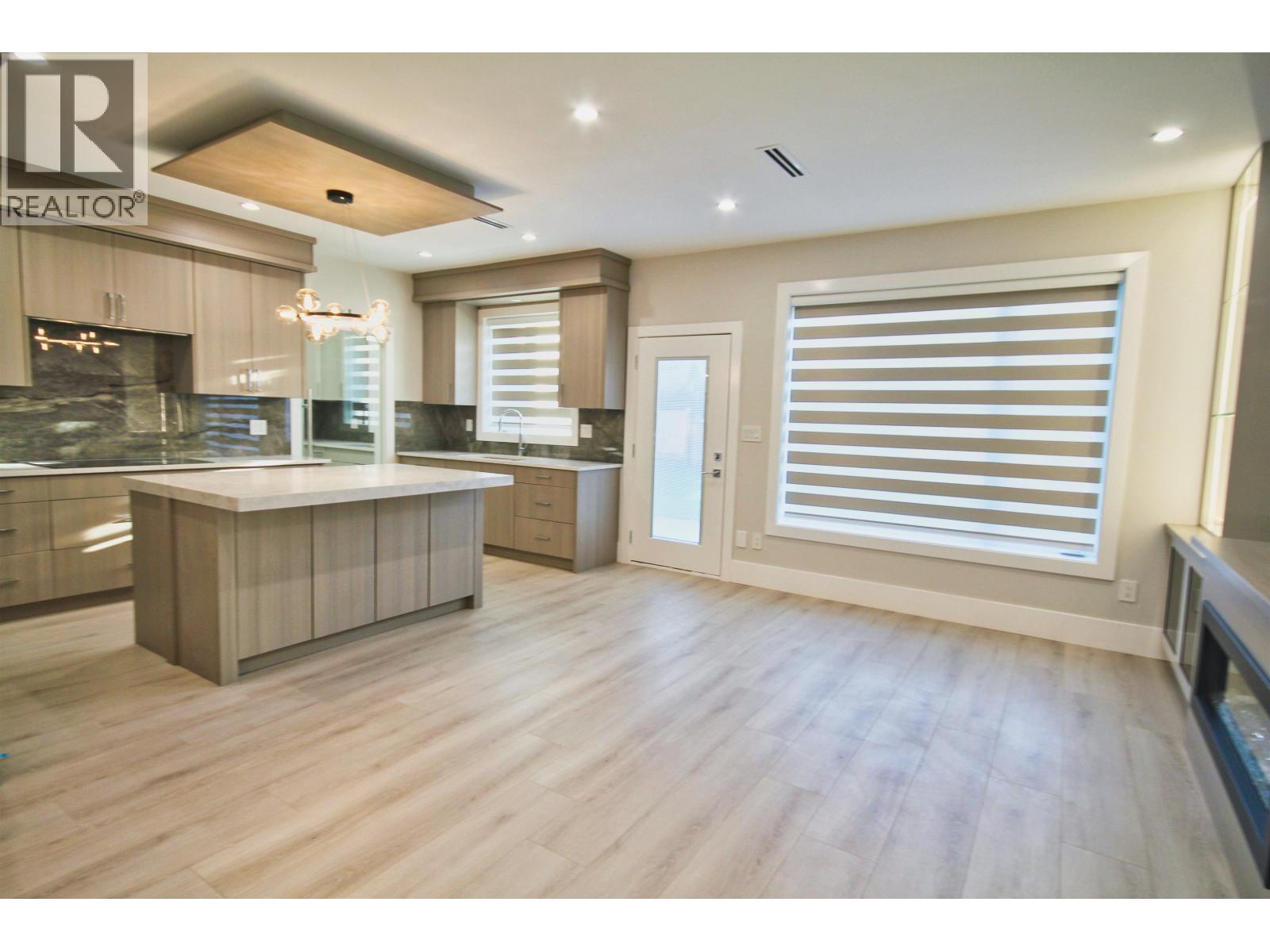 11891 Dunavon Place, Richmond, British Columbia  V7E 3M9 - Photo 4 - R3103181