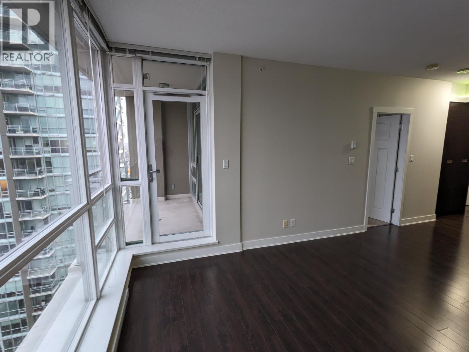 2506 2968 Glen Drive, Coquitlam, British Columbia  V3B 0C4 - Photo 4 - R3136995