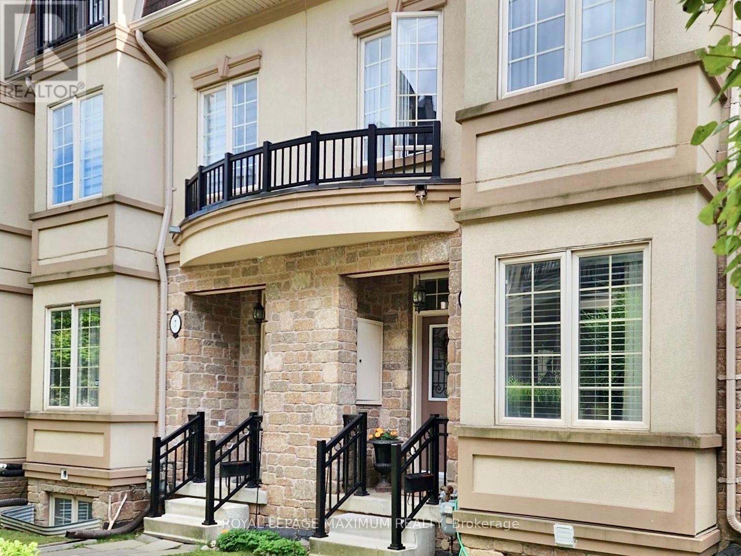 9 Flook Lane, Toronto, Ontario  M2R 1C4 - Photo 1 - C13481822