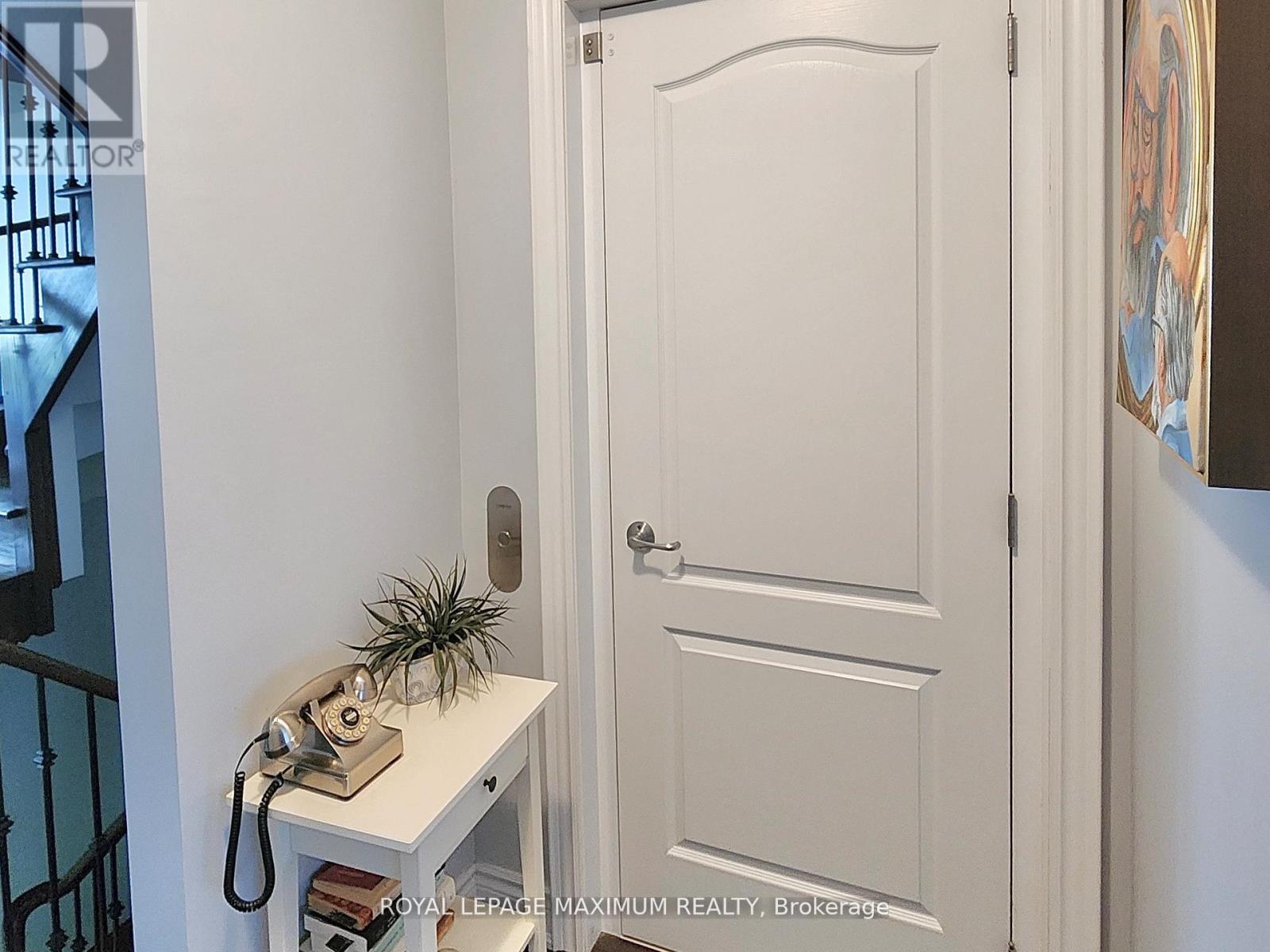 9 Flook Lane, Toronto, Ontario  M2R 1C4 - Photo 13 - C13481822