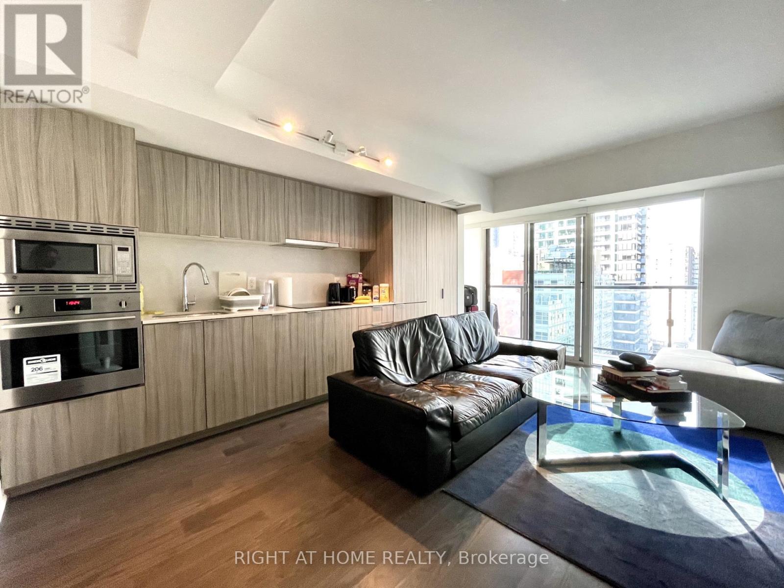 1616 - 955 Bay Street, Toronto, Ontario  M5S 0C6 - Photo 5 - C13481840