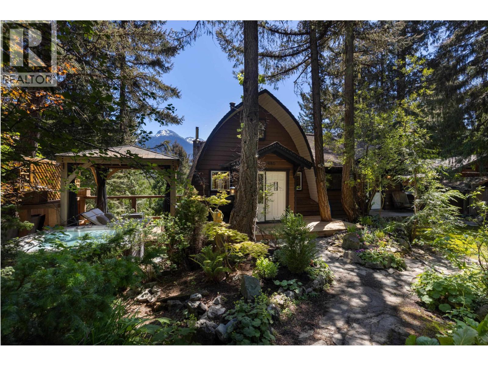 9480 EMERALD DRIVE, Whistler, British Columbia
