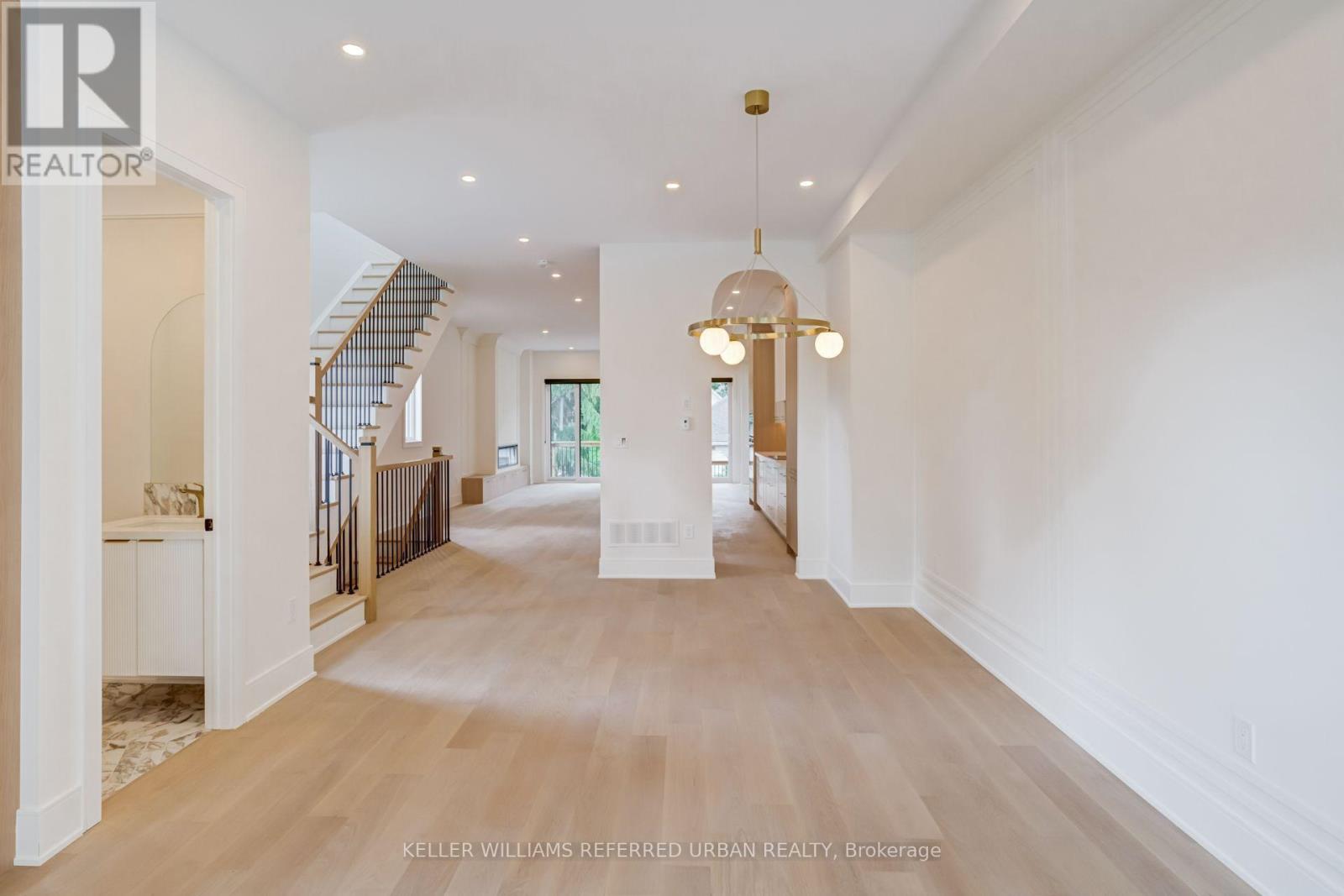 39 Wesley Avenue, Mississauga, Ontario  L5H 2M6 - Photo 8 - W13481716