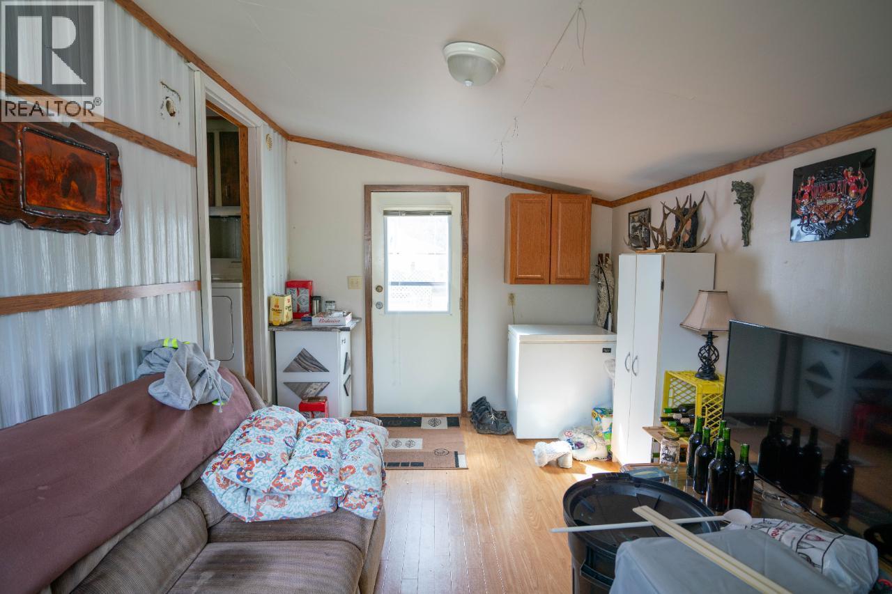 3284 Queens Avenue Unit# 1, Moyie, British Columbia  V0B 2A0 - Photo 6 - 10391839