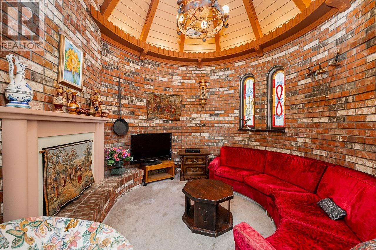 1110 Handsworth Road, North Vancouver, British Columbia  V7R 2A8 - Photo 9 - R3139246