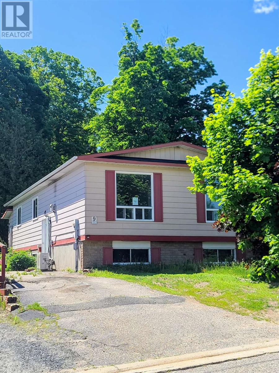 9 Lisbon RD, Elliot Lake, Ontario